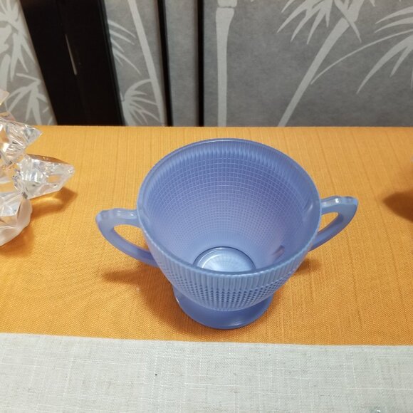 1940's Dominion Glass Canada Saguenay Pattern Creamer & Sugar - Periwinkle Blue - Picture 6 of 6